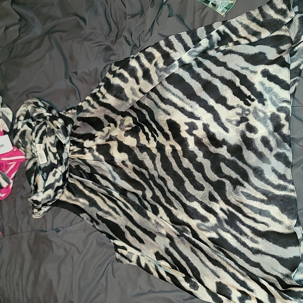 Silky Zebra print sleeveless top